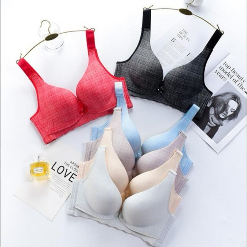 ChicSoft™ soft-cup nursing bra cup detail, close-up