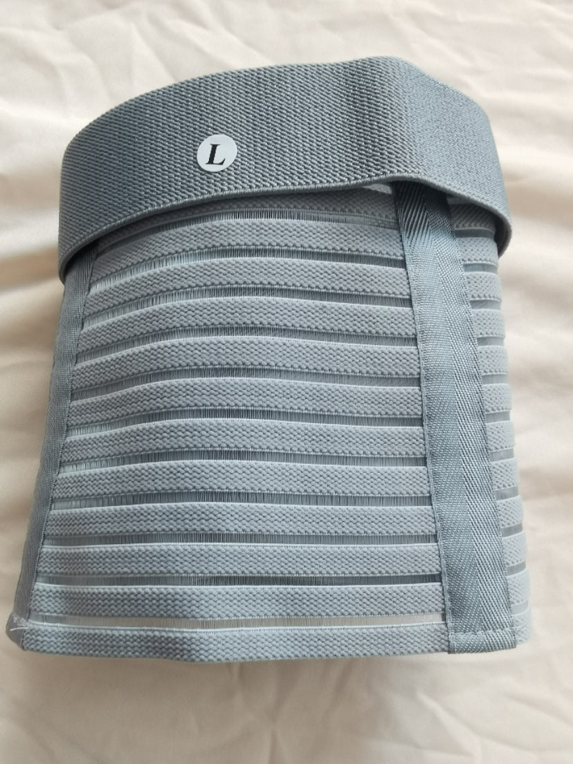 ChicWaist™ belly support band in pink — front view